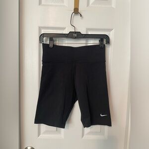 Nike Women`s Sportswear Essential High-Waist Bike Shorts